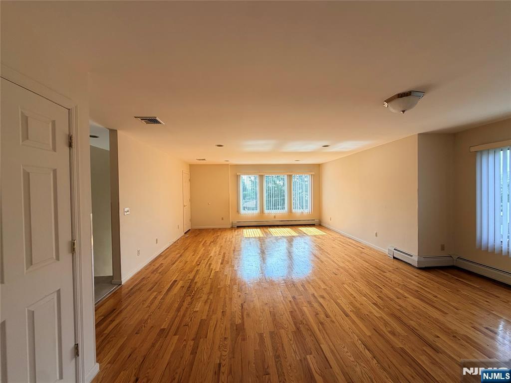 843 Pleasant View Terrace, Unit 2 Ridgefield, NJ 07657 - Photo 3 of 13 Gallery Image 3