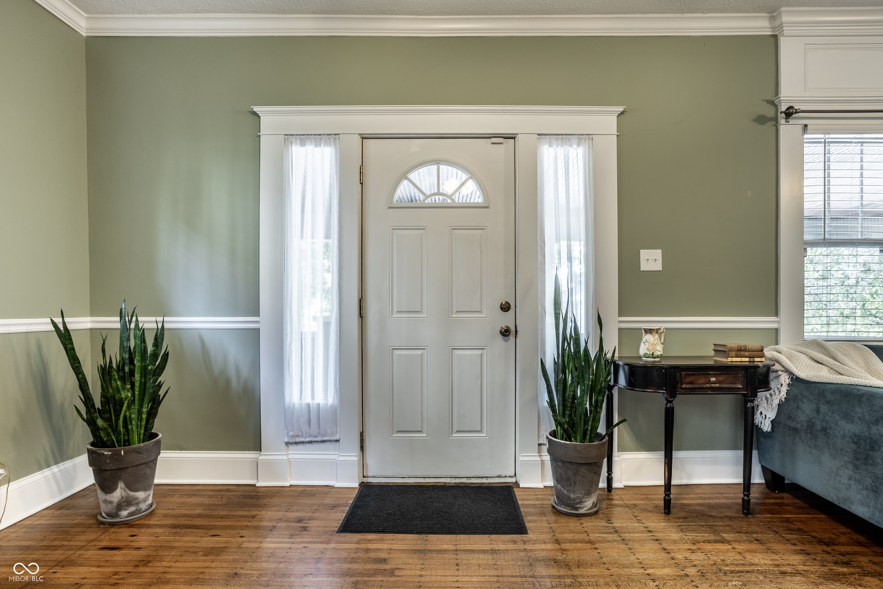 3934 Ruckle Street Indianapolis, IN 46205 - Photo 4 of 28 Gallery Image 4
