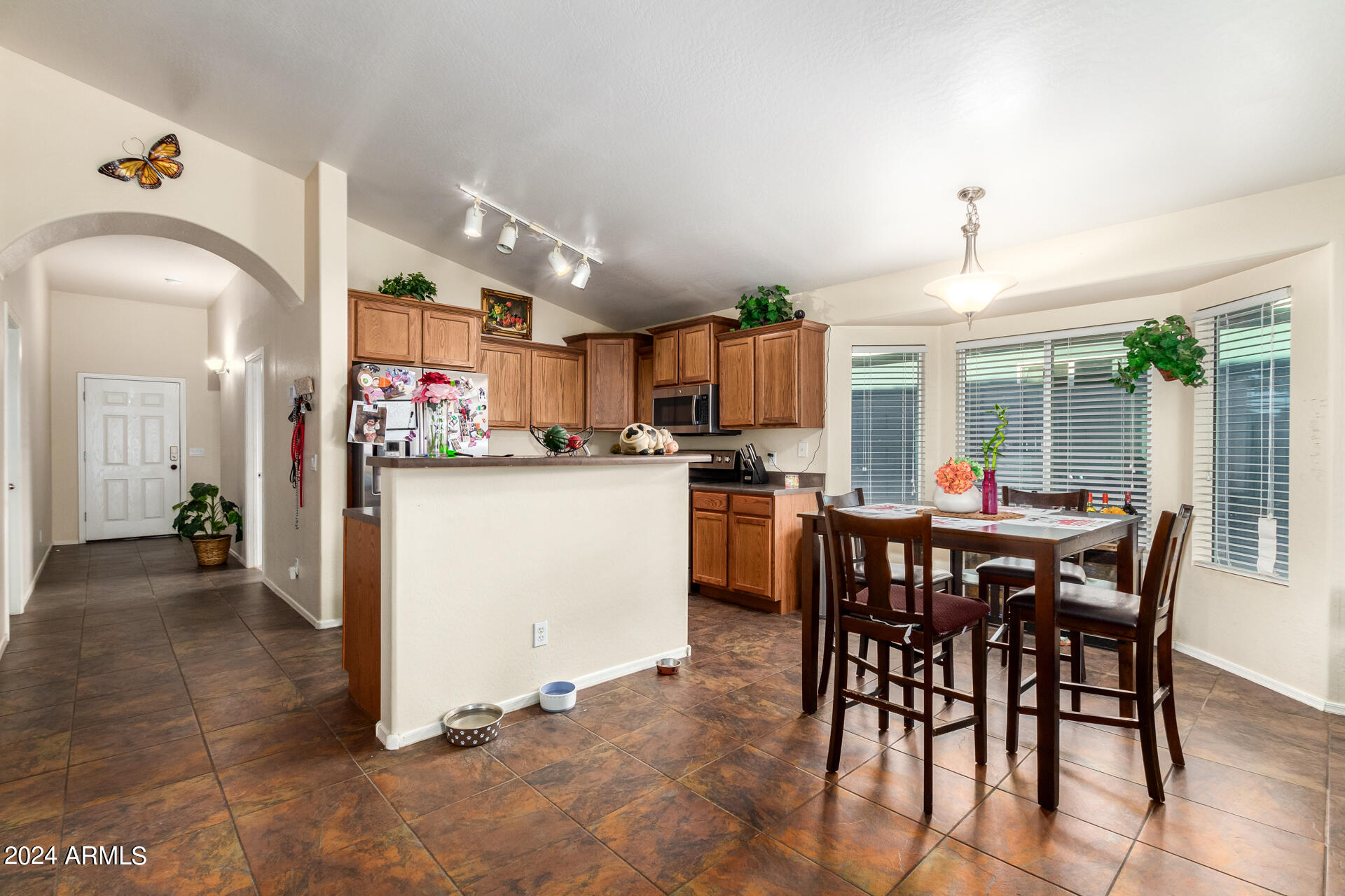 2717 West Pecan Road Phoenix, AZ 85041 - Photo 14 of 28 11 - Pecan