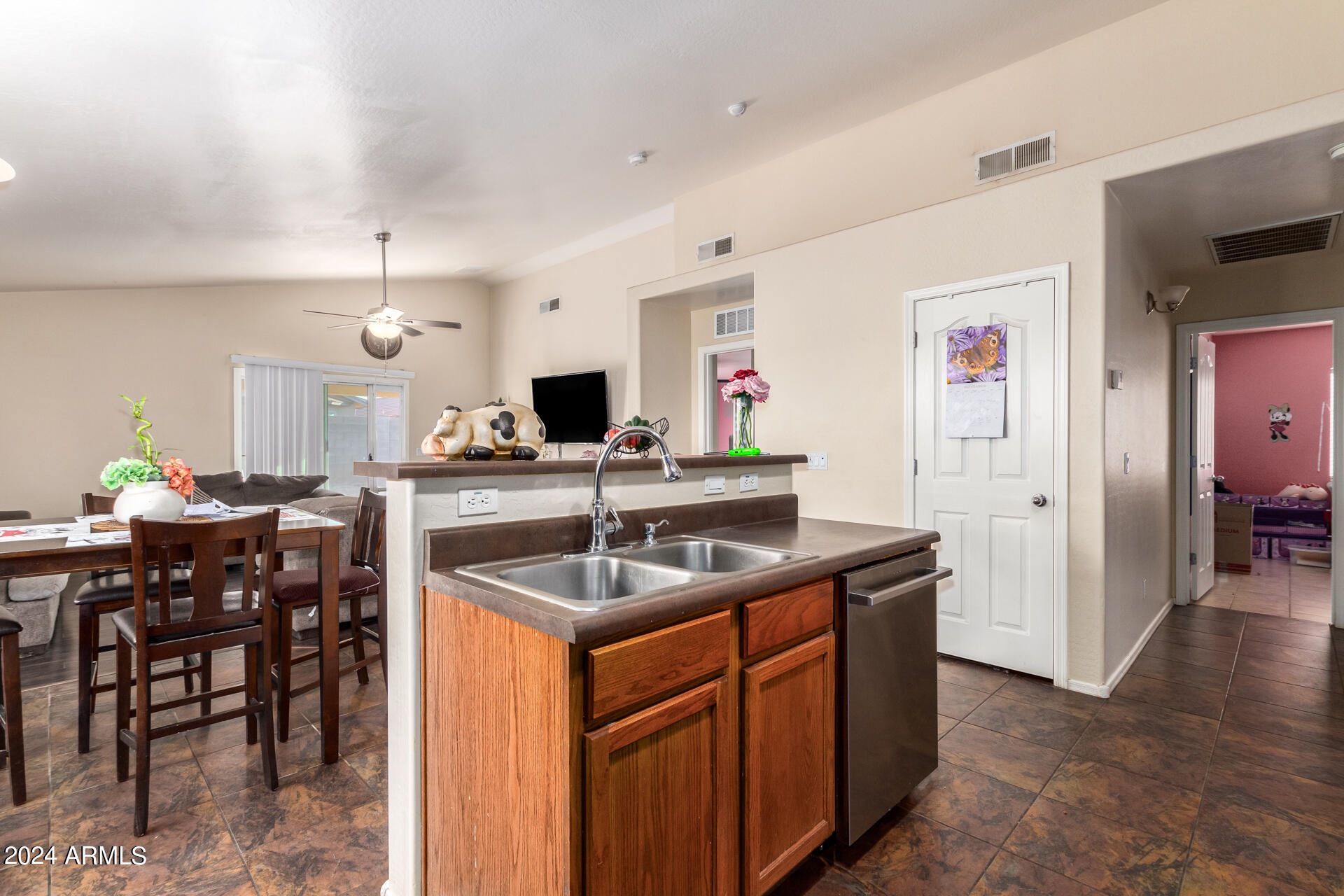 2717 West Pecan Road Phoenix, AZ 85041 - Photo 15 of 28 13 - Pecan