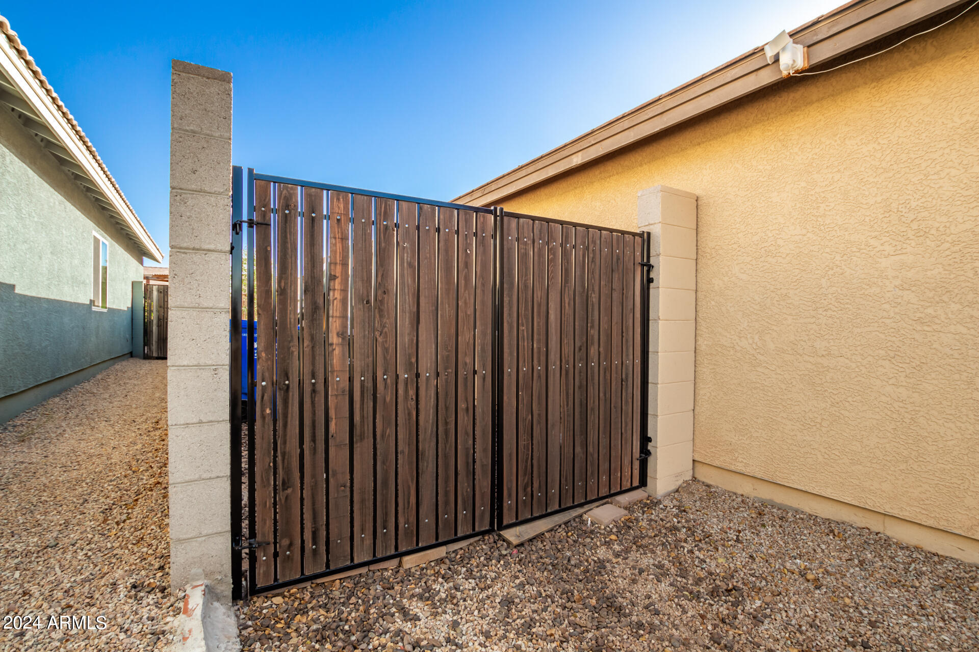 2717 West Pecan Road Phoenix, AZ 85041 - Photo 4 of 28 04 - Pecan