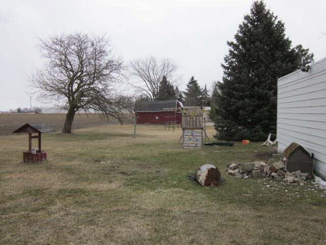 1328 Samaria Road Temperance, MI 48182 - Photo 5 of 8 20355318-4.JPG