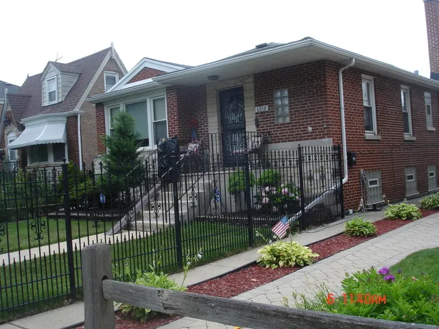 $372,500 | 6938 West Barry Avenue, Chicago, IL 60634