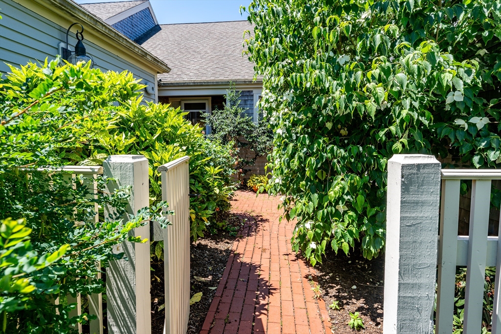 206 Kates Path, Unit 206 Yarmouth, MA 02675 - Photo 11 of 34