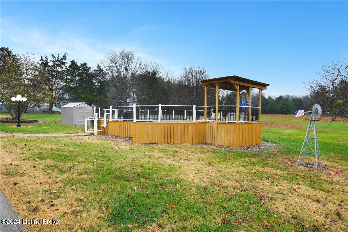 9401 Frohlich Road Louisville, KY 40291 - Photo 35 of 43 Pool & Deck