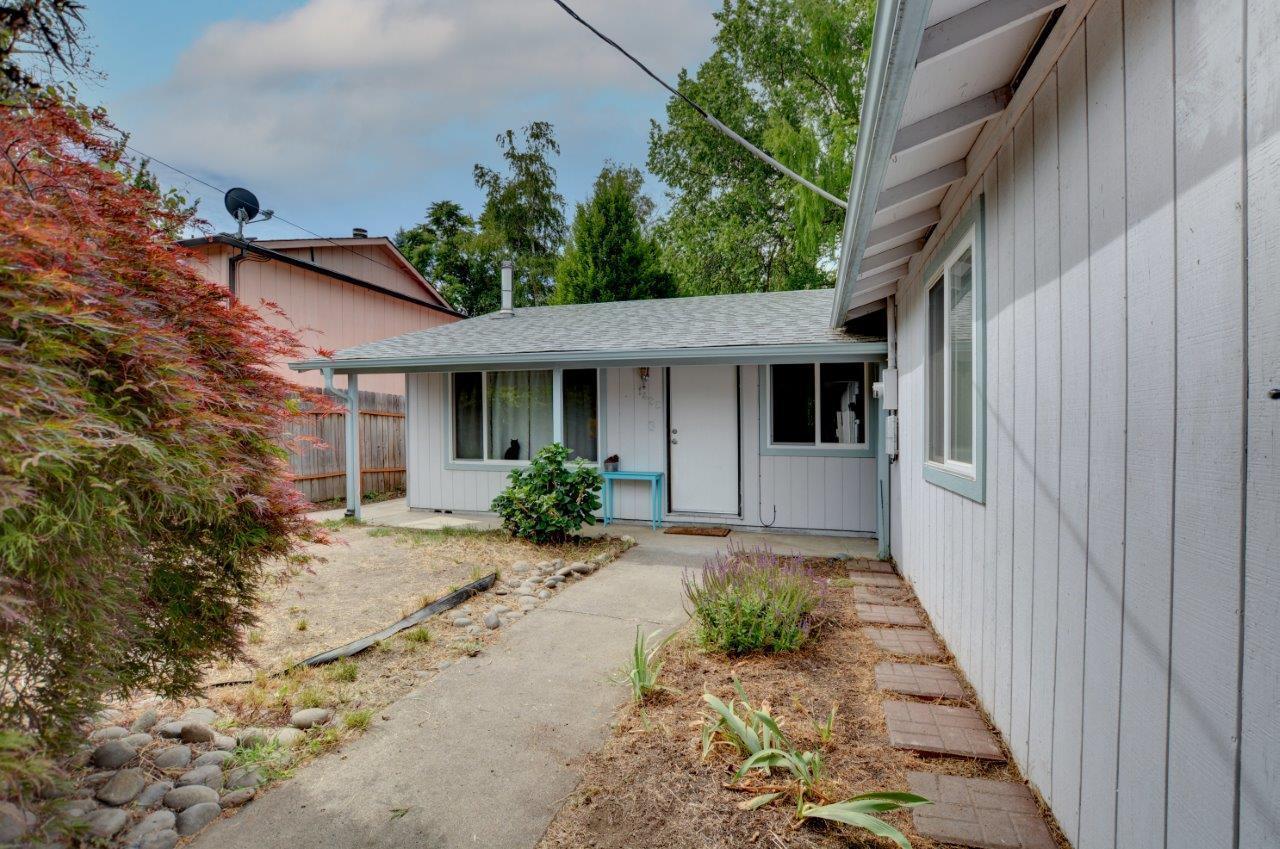 1428 Spring Street Medford, OR 97504 - Photo 1 of 21 A