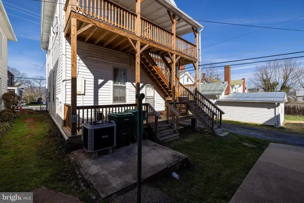 $350,000 | 10 North Deford Avenue, Luray, VA 22835