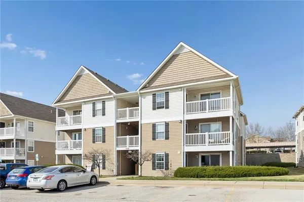 $169,900 | 5600 Northeast 80th Terrace, Unit 1B, Kansas City, MO 64119