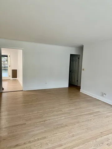 $3,200 | 938 Hemlock Street, Deerfield, IL 60015