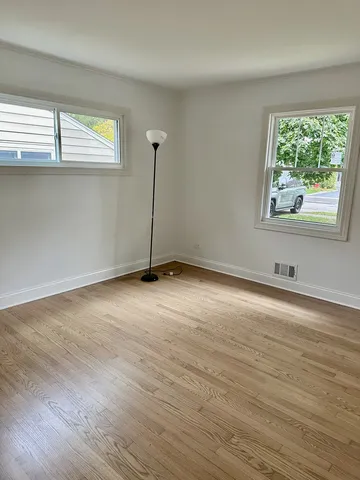 $3,200 | 938 Hemlock Street, Deerfield, IL 60015