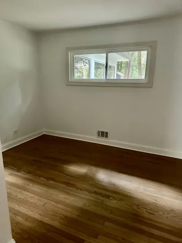 $3,200 | 938 Hemlock Street, Deerfield, IL 60015