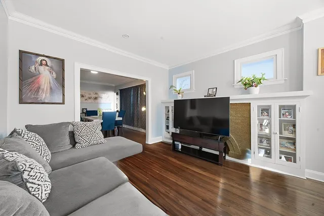 $309,900 | 6047 South Richmond Street, Chicago, IL 60629