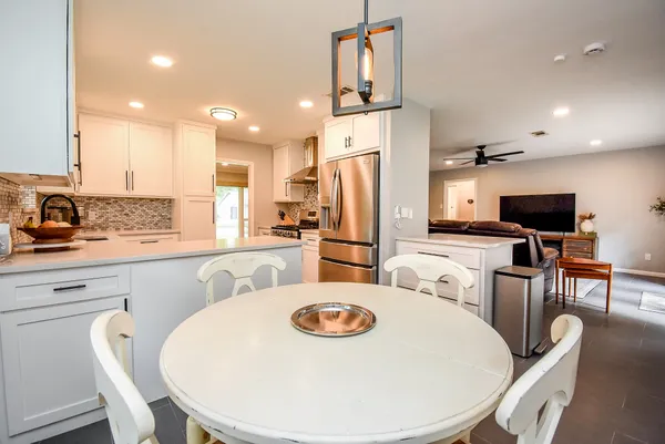$386,500 | 5727 Arboles Drive, Houston, TX 77035