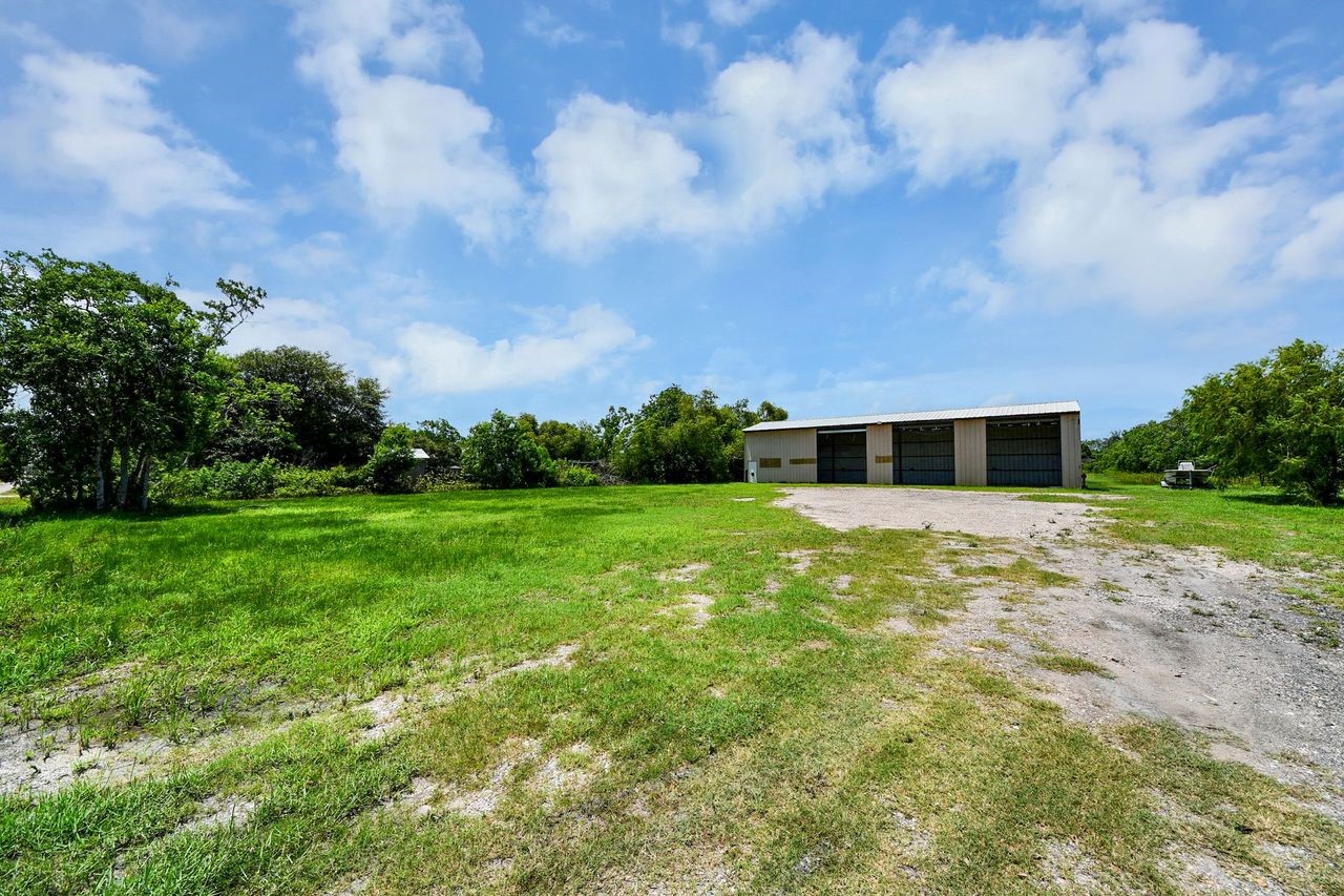 5793 Pearson Road Santa Fe, TX 77517 - Photo 5 of 16