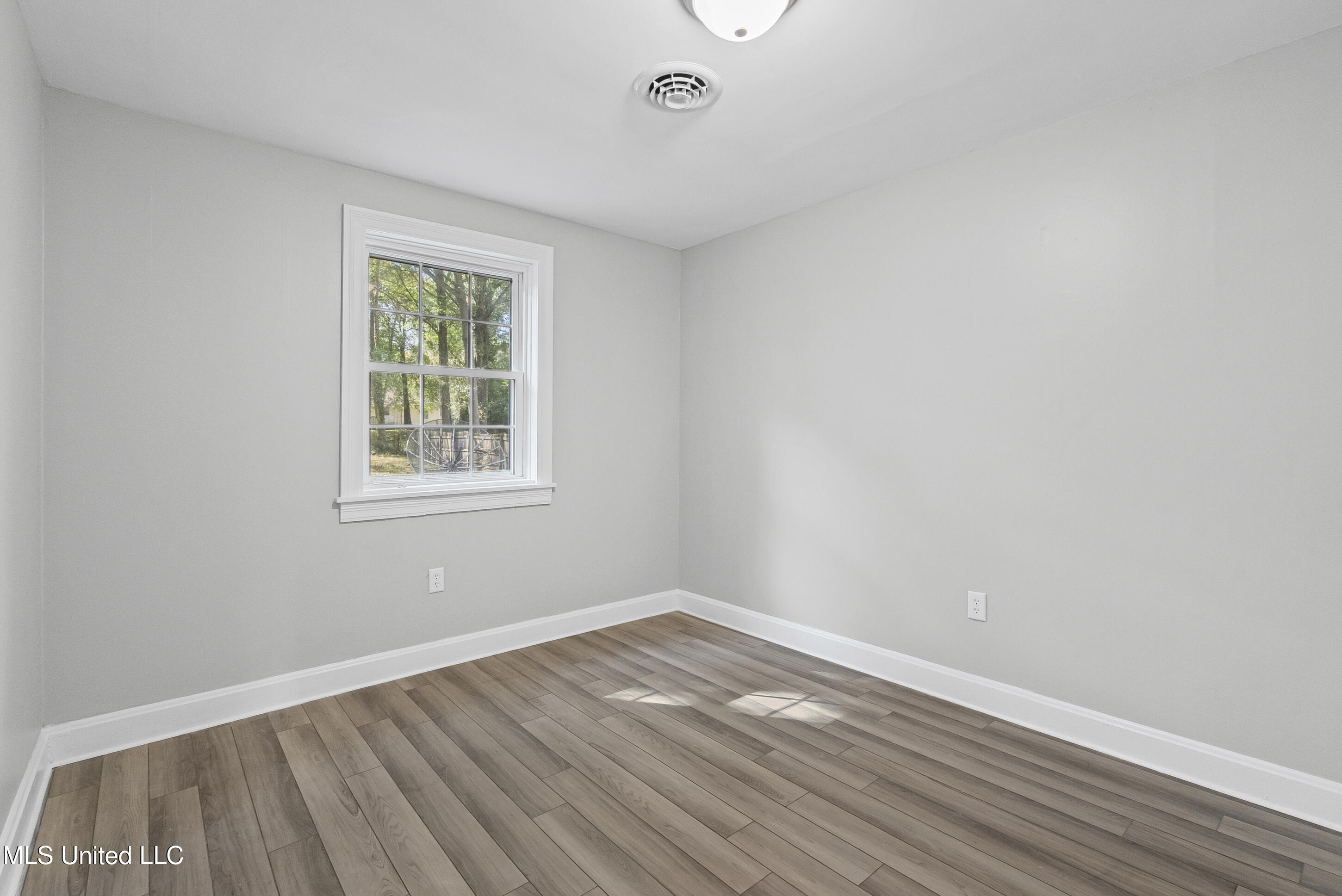 959 South Line Street Grenada, MS 38901 - Photo 11 of 26 14_dsc08003