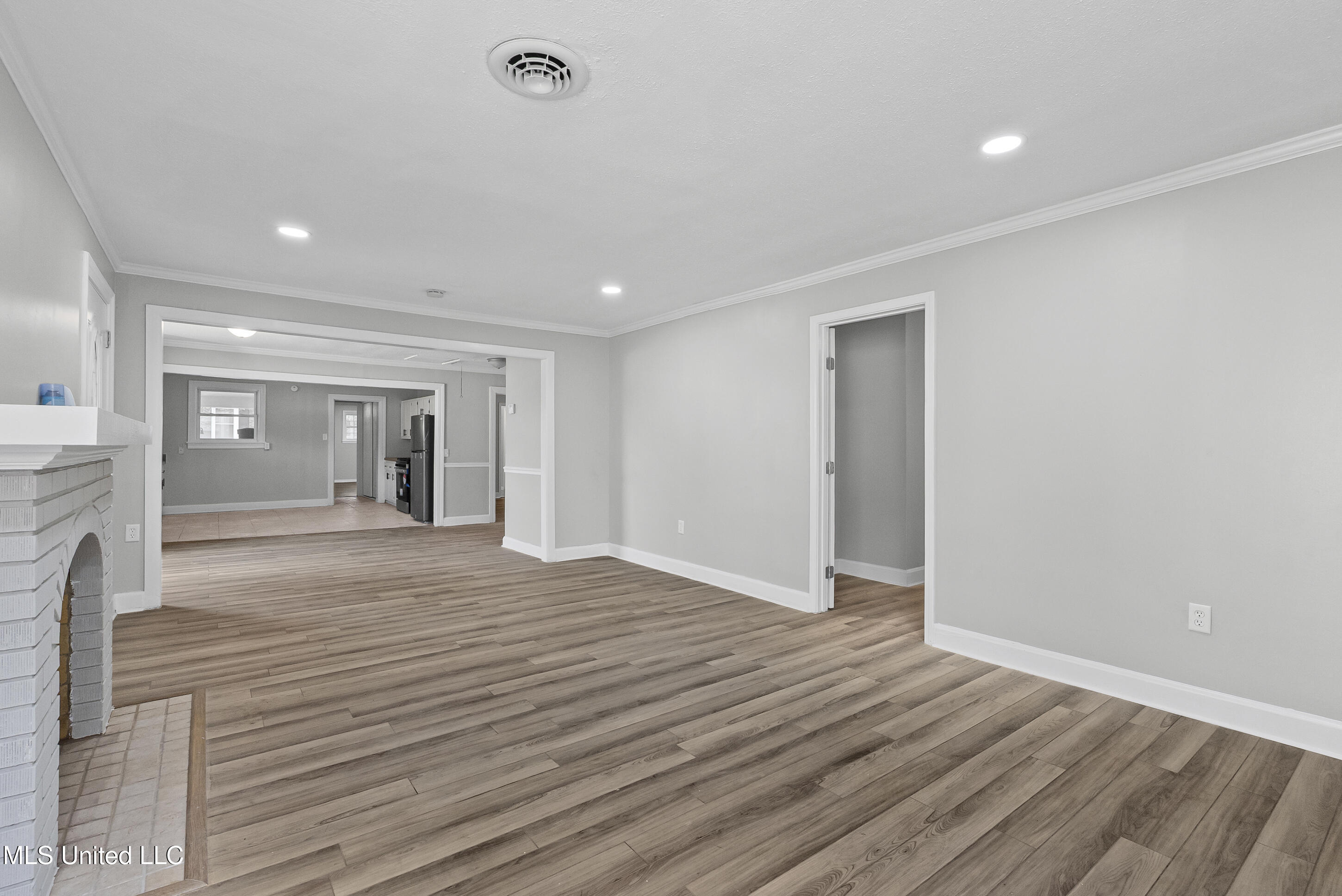 959 South Line Street Grenada, MS 38901 - Photo 6 of 26 8_dsc07963