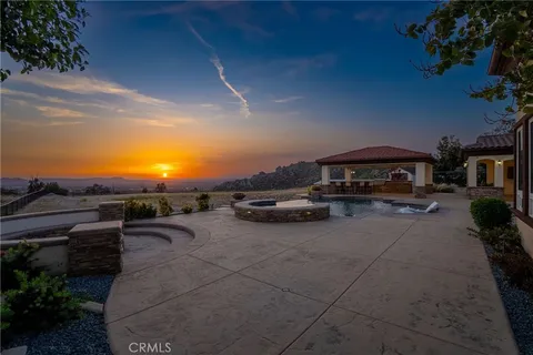 $2,600,000 | 6355 Cresthaven Drive, Riverside, CA 92506