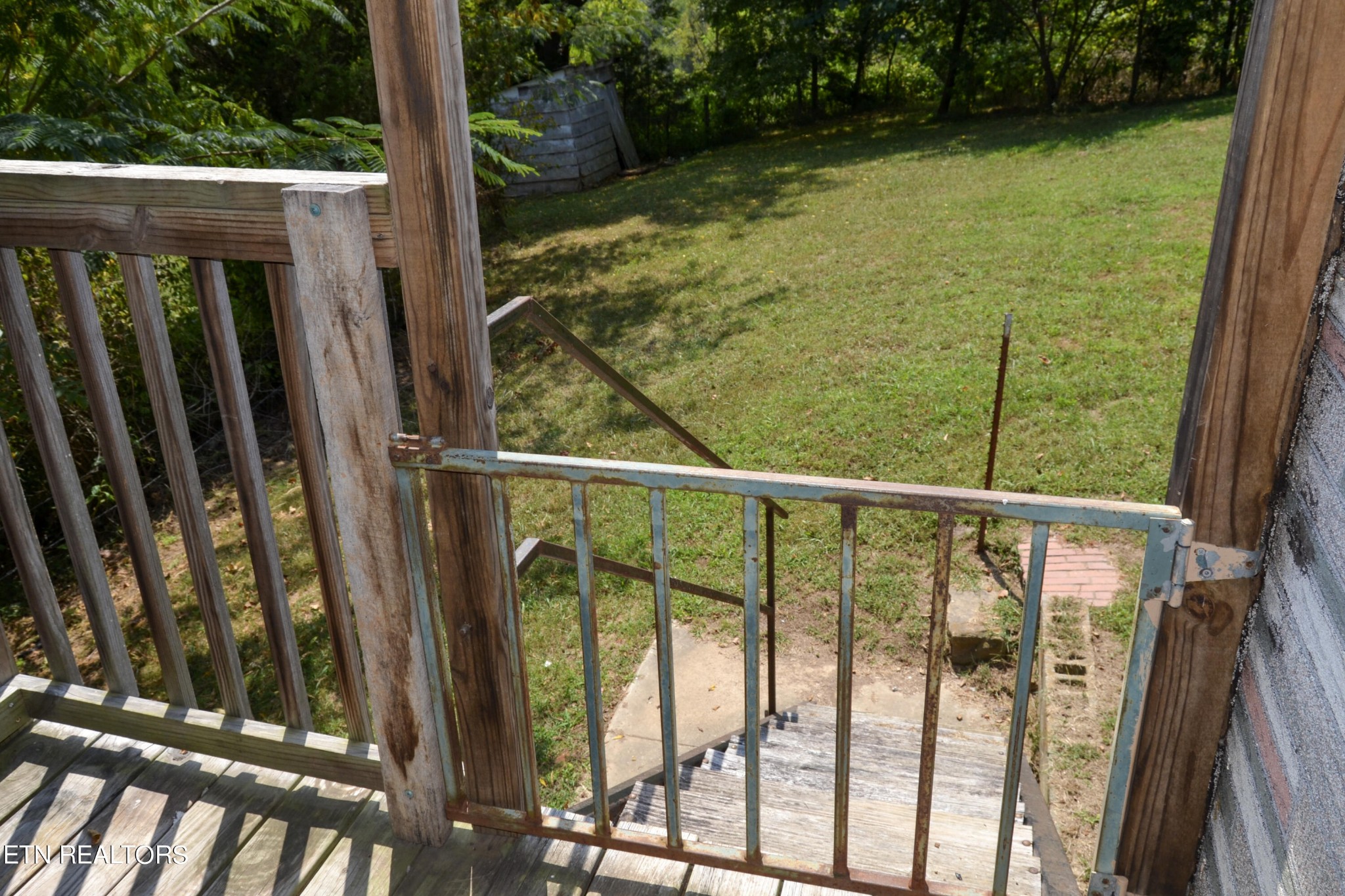 147 Tom Davis Road Livingston, TN 38570 - Photo 27 of 29 a view of a balcony