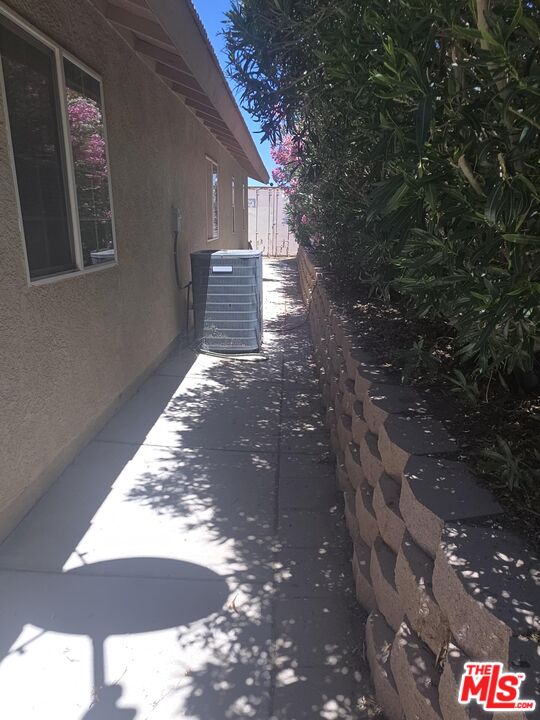 1168 Smoke Tree Road Pinon Hills, CA 92372 - Photo 11 of 37 Gallery Image 11