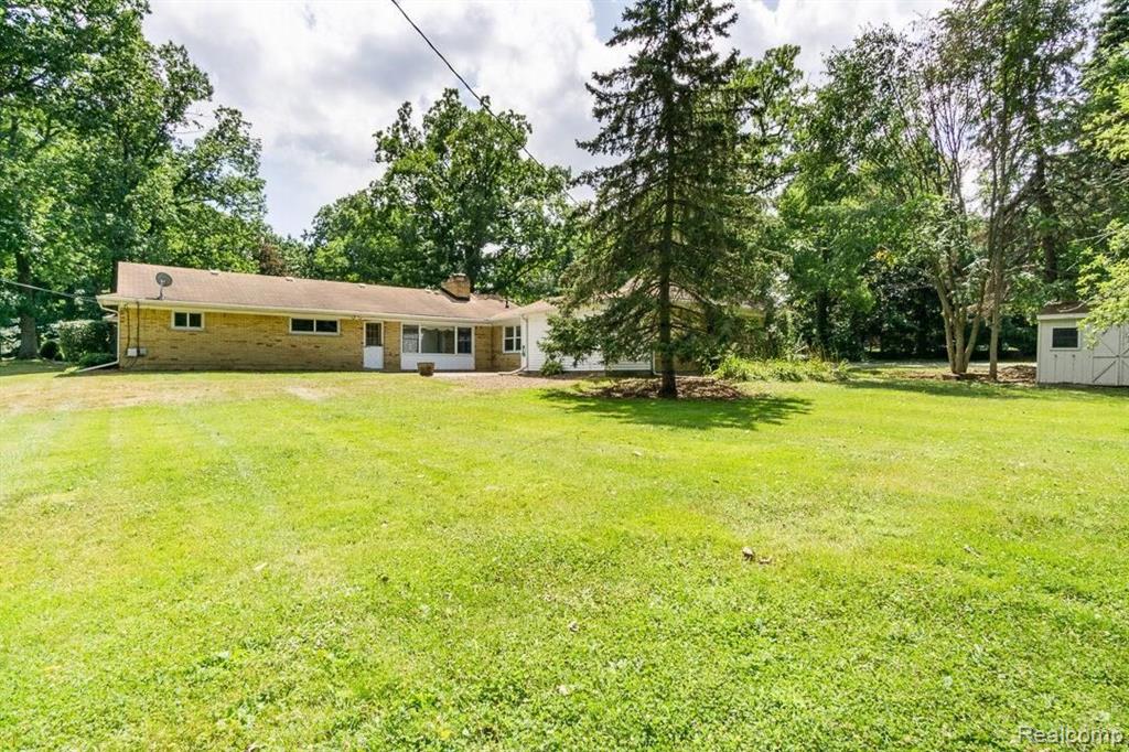 240 Kalhaven Road Rochester Hills, MI 48307 - Photo 26 of 26