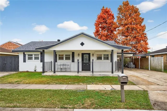 $255,000 | 2429 Volpe Drive, Chalmette, LA 70043