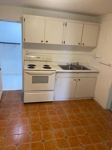 $950 | 1045 East Lake Parker Drive, Unit 1045, Lakeland, FL 33801