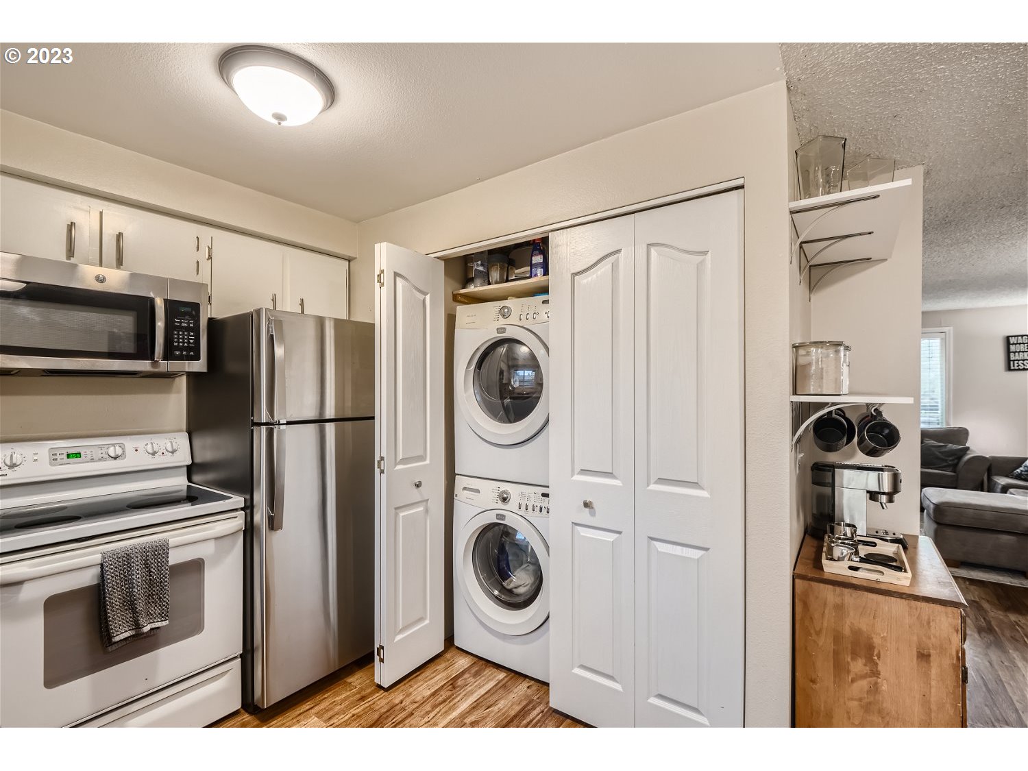 885 Southeast Lambert Circle Gresham, OR 97080 - Photo 21 of 45 a utility room with sink dryer and washer