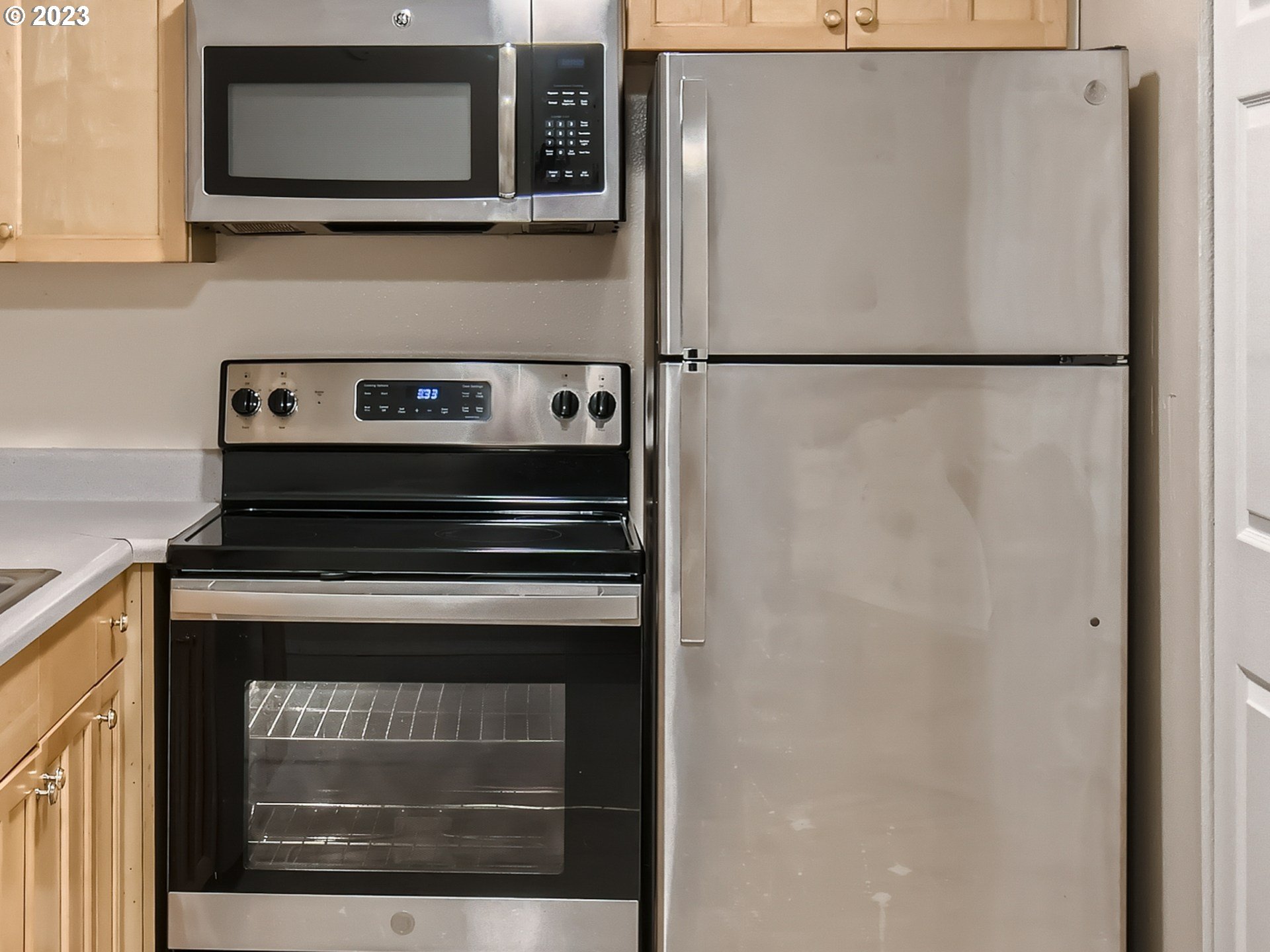 885 Southeast Lambert Circle Gresham, OR 97080 - Photo 31 of 45 a stove top oven sitting inside of a kitchen