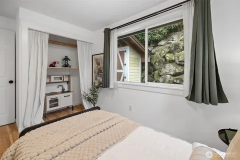 $715,000 | 3912 South Findlay Street, Seattle, WA 98118