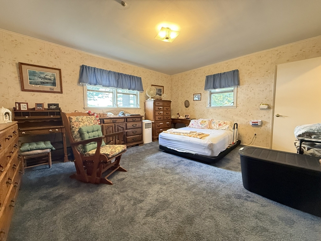 20 Indian Point Road Webster, MA 01570 - Photo 13 of 42