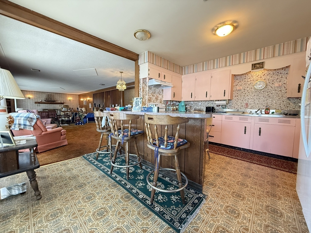 20 Indian Point Road Webster, MA 01570 - Photo 5 of 42