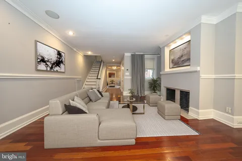 $1,785,000 | 617 Pine Street, Philadelphia, PA 19106