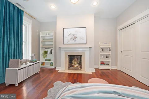 $1,785,000 | 617 Pine Street, Philadelphia, PA 19106