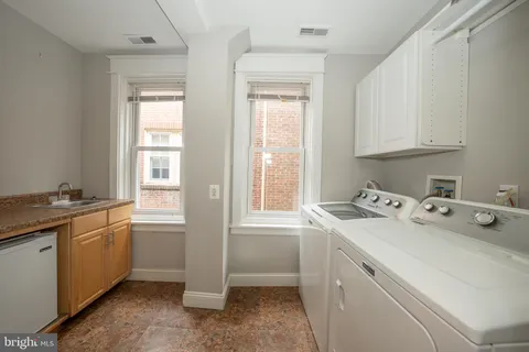 $1,785,000 | 617 Pine Street, Philadelphia, PA 19106