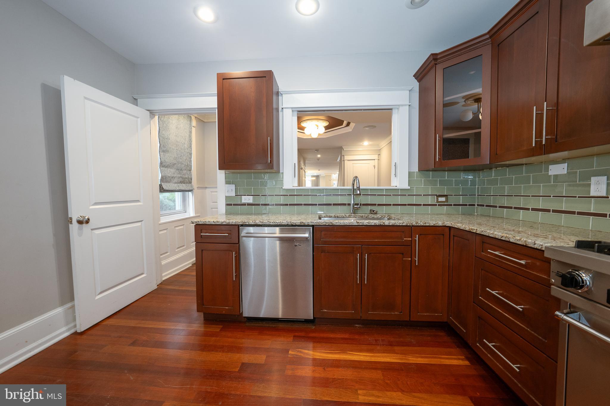 617 Pine Street Philadelphia, PA 19106 - Photo 9 of 35