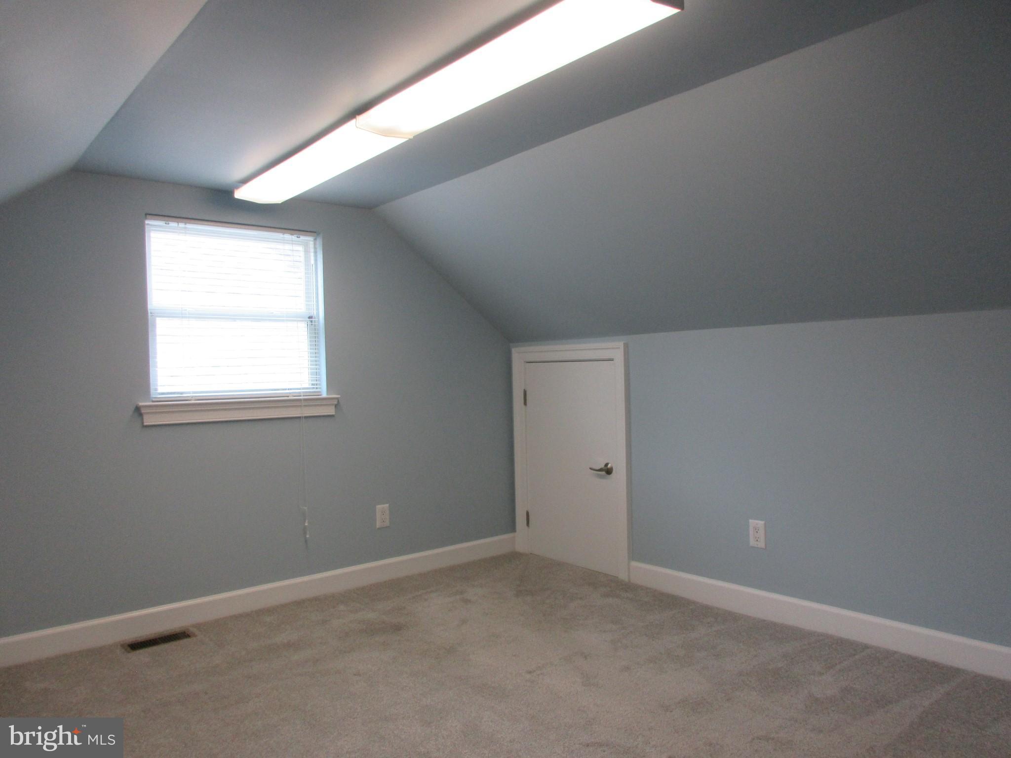 10 North Stiles Avenue Maple Shade, NJ 08052 - Photo 14 of 19