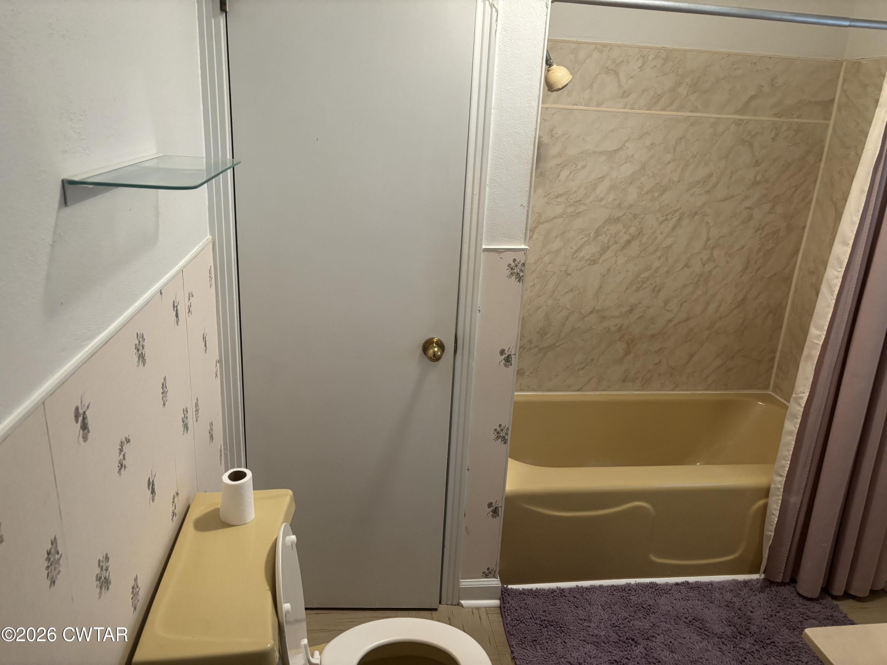 17 Brazil Schoolhouse Road Trenton, TN 38382 - Photo 19 of 21 a bathroom with a shower and a toilet