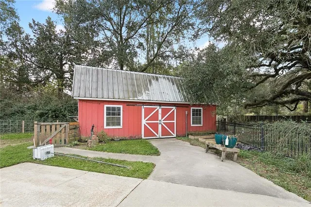 $395,000 | 14102 Jones Road, Ponchatoula, LA 70454