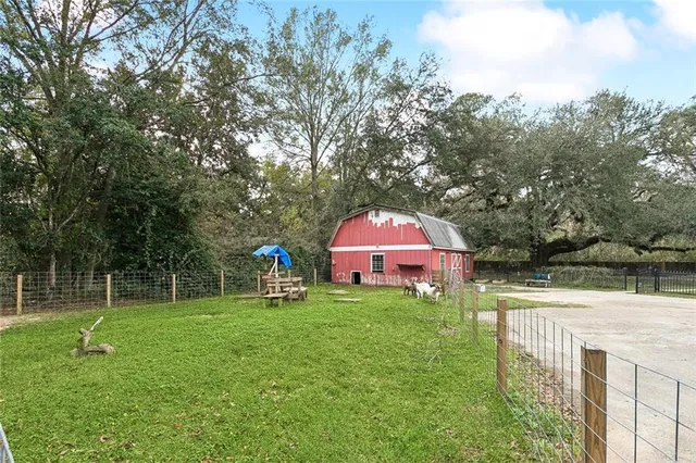 $395,000 | 14102 Jones Road, Ponchatoula, LA 70454
