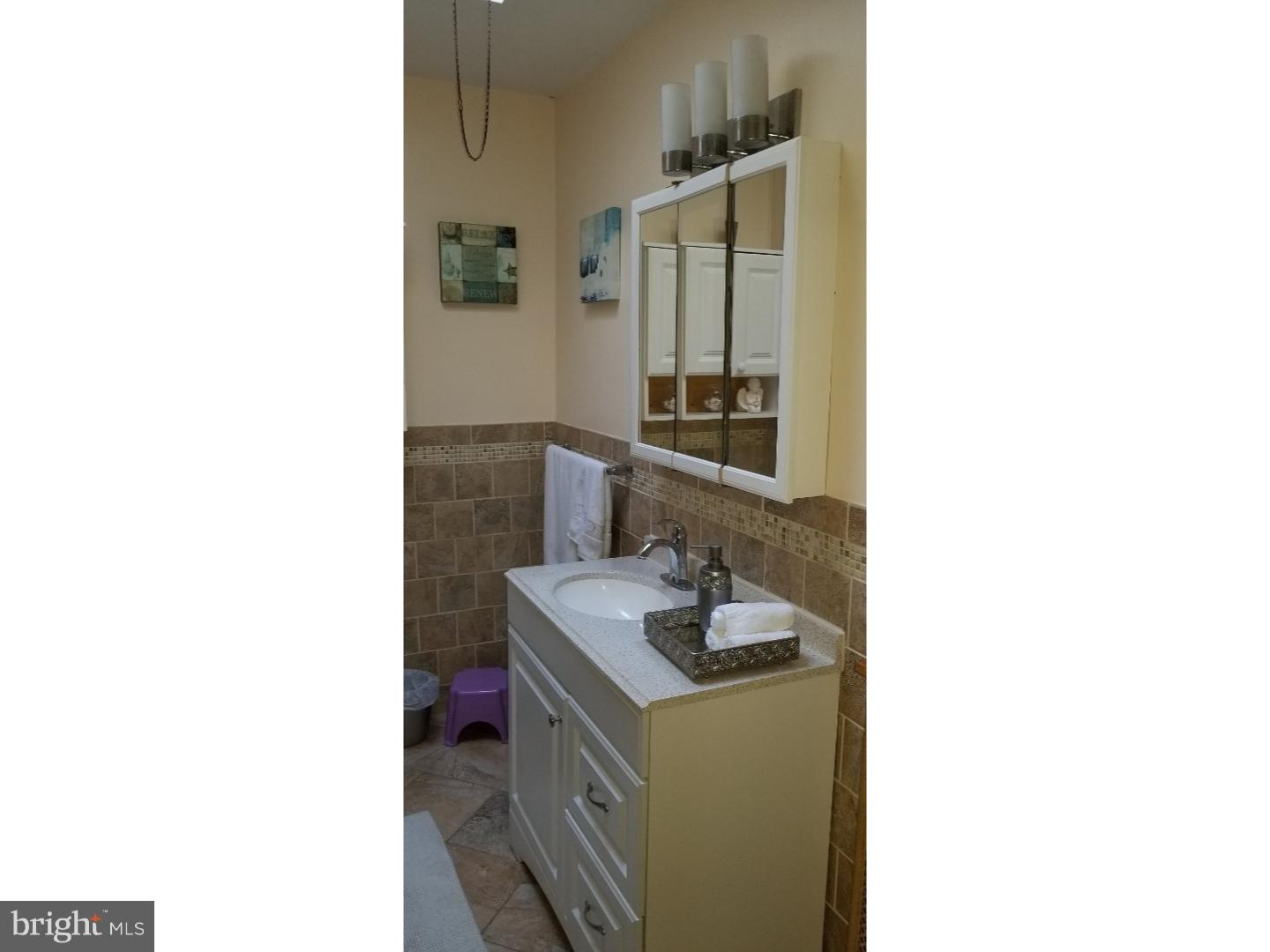 5437 Rutland Street Philadelphia, PA 19124 - Photo 22 of 25 Bathroom