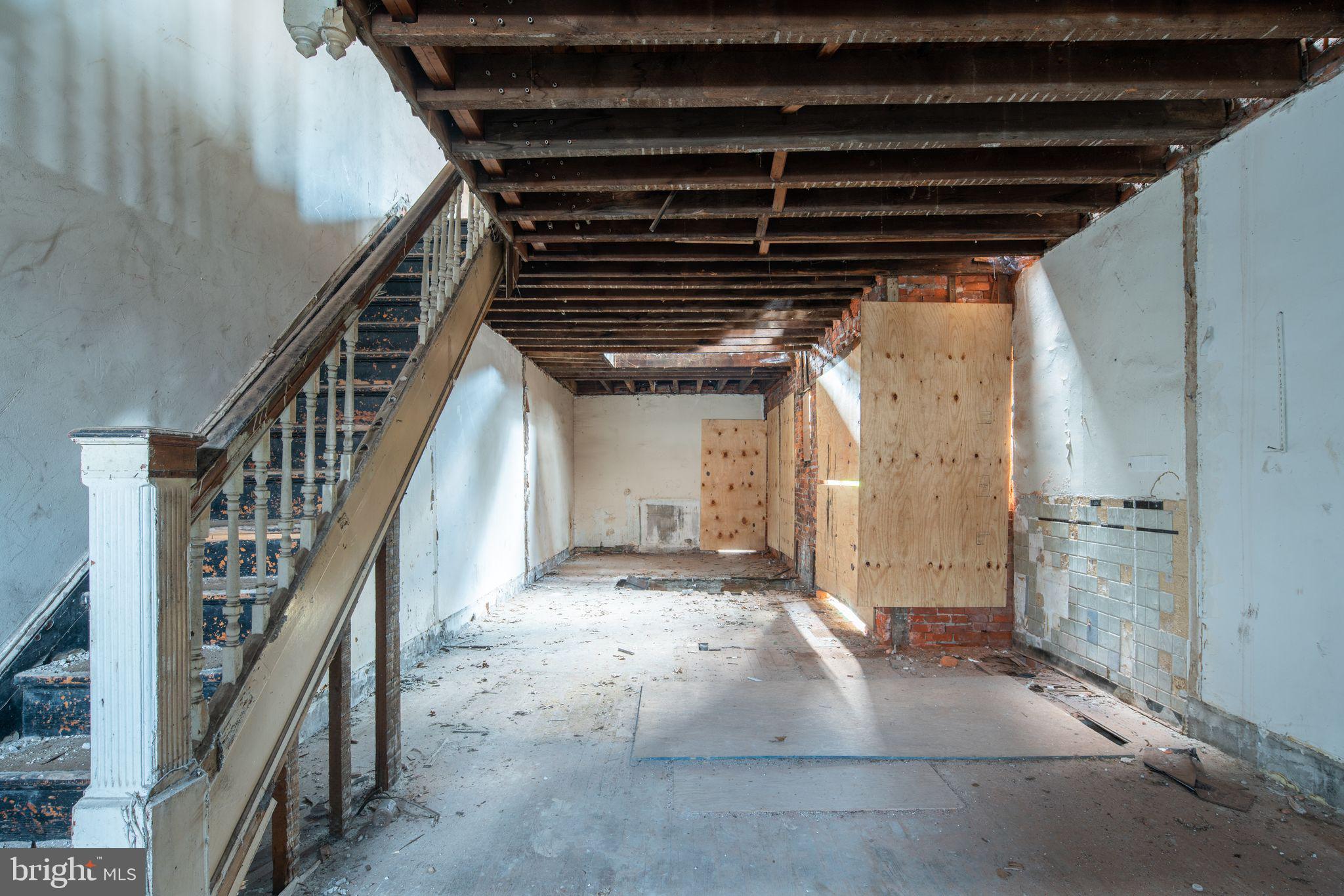 45 Farson Street Philadelphia, PA 19139 - Photo 2 of 4