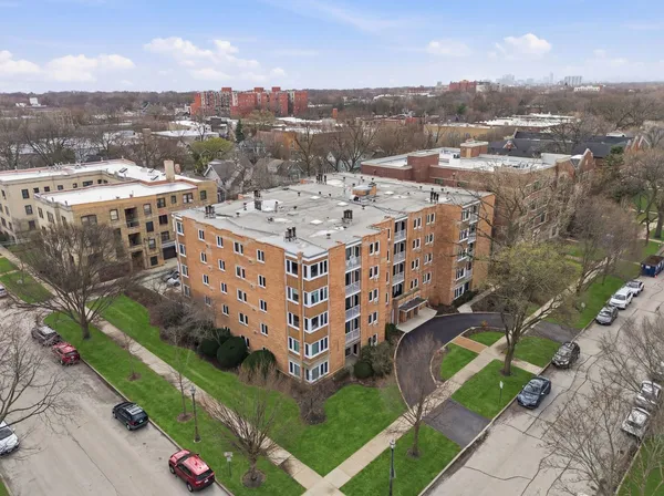 $550,000 | 1333 Maple Avenue, Unit 2E, Evanston, IL 60201
