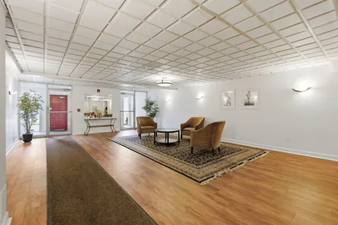 $550,000 | 1333 Maple Avenue, Unit 2E, Evanston, IL 60201