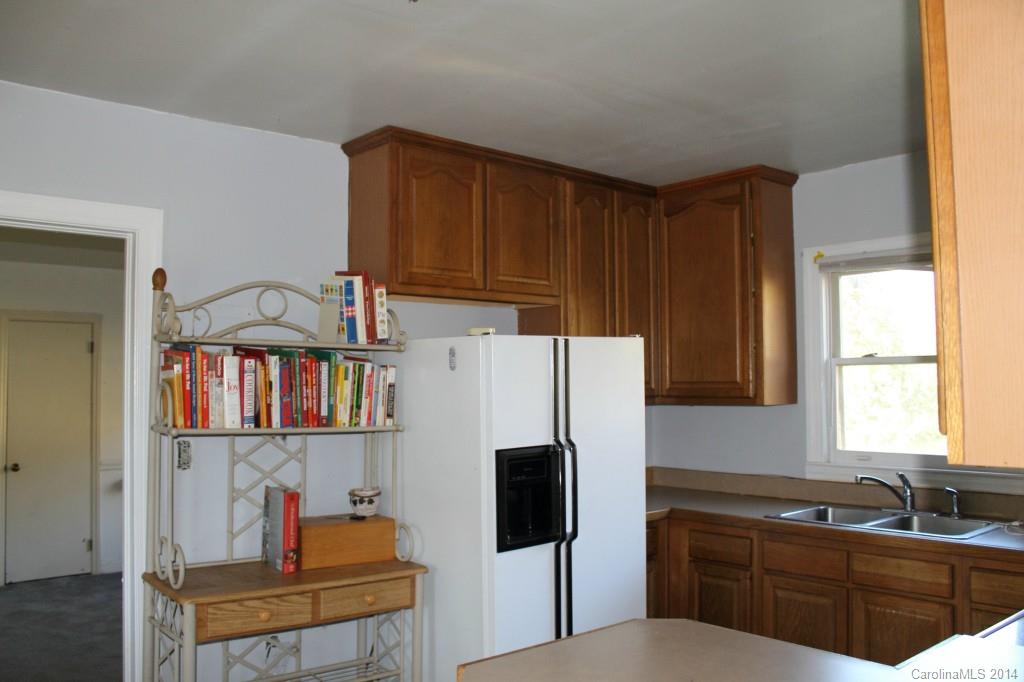 5001 Allen Road East, Unit 4 Charlotte, NC 28269 - Photo 12 of 13 Gallery Image 12