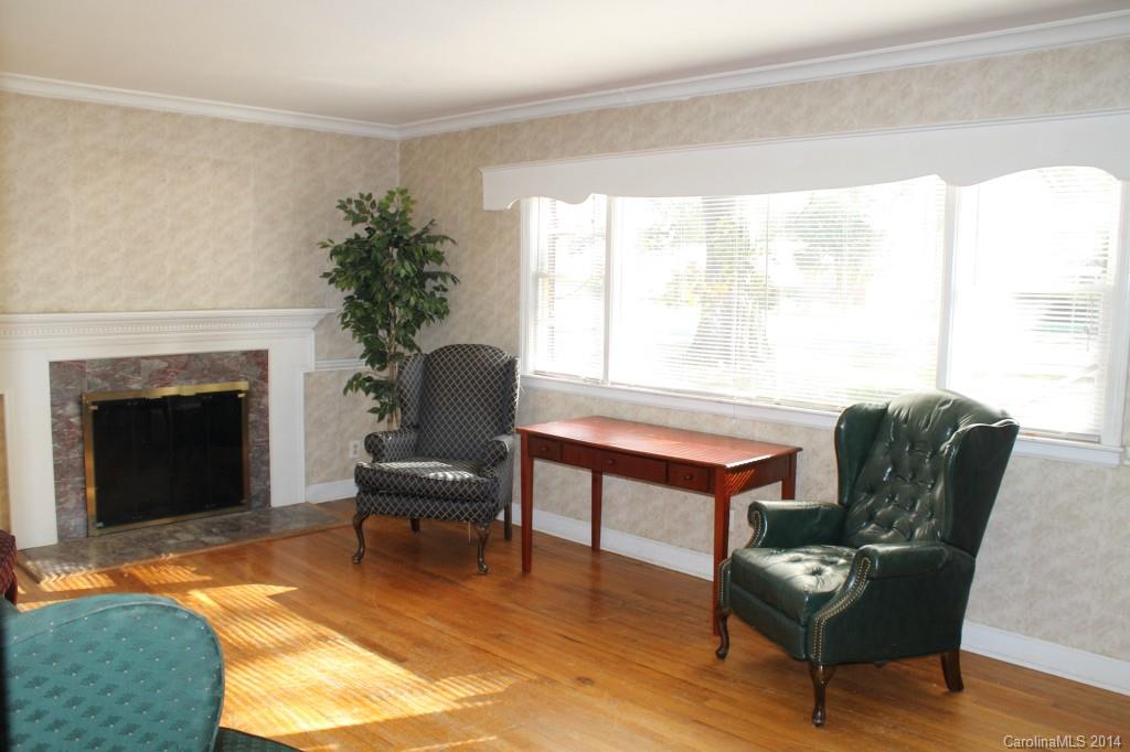 5001 Allen Road East, Unit 4 Charlotte, NC 28269 - Photo 5 of 13 Gallery Image 5