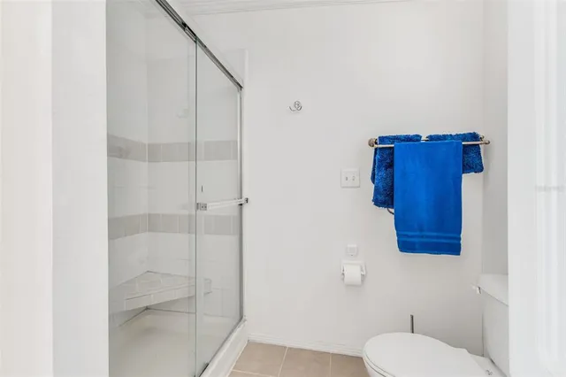 a bathroom with a toilet