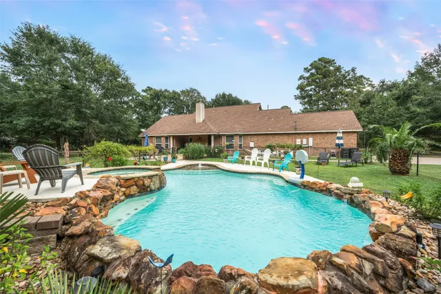 $825,000 | 25467 Brooks Road, Waller, TX 77484