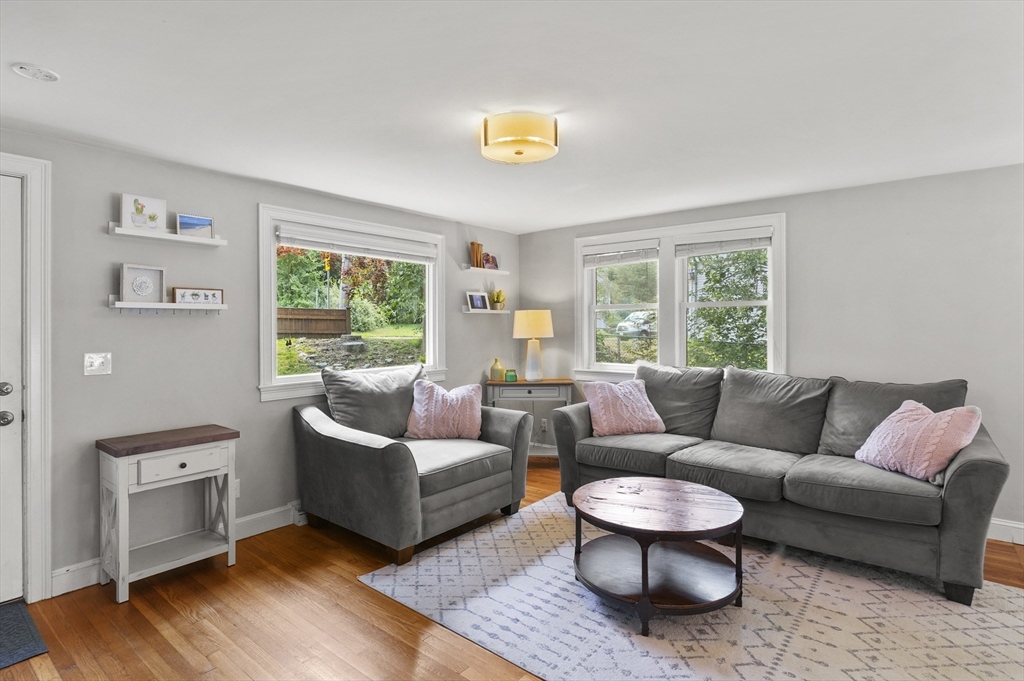2 Hemenway Road Framingham, MA 01701 - Photo 4 of 39