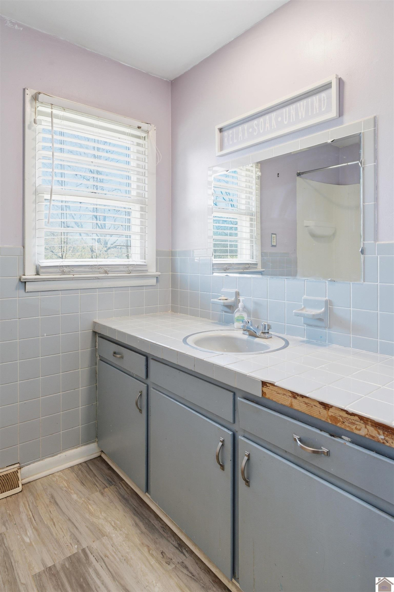 5045 Contest Road Paducah, KY 42001 - Photo 16 of 39 Bathroom