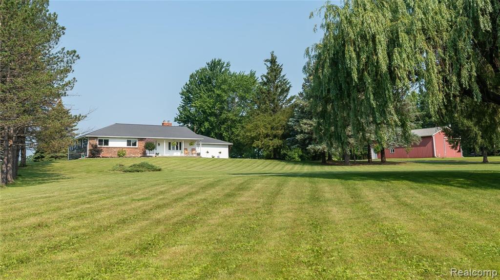 13292 Hogan Road Linden, MI 48451 - Photo 2 of 48